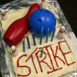 bowling-cake-by-woodleywonderworks