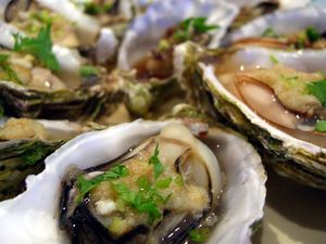 Oyster-can-carry-foodborne-illness-by-avixyz.jpg