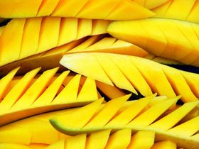 sliced-mangoes-by-Mahesh-Khanna.jpg