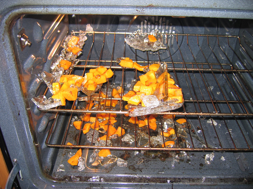https://food.thefuntimesguide.com/files/exploding-glass-pyrex-bakeware.jpg