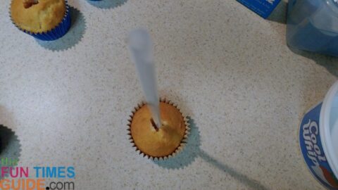 how to use a straw for a cupcake corer