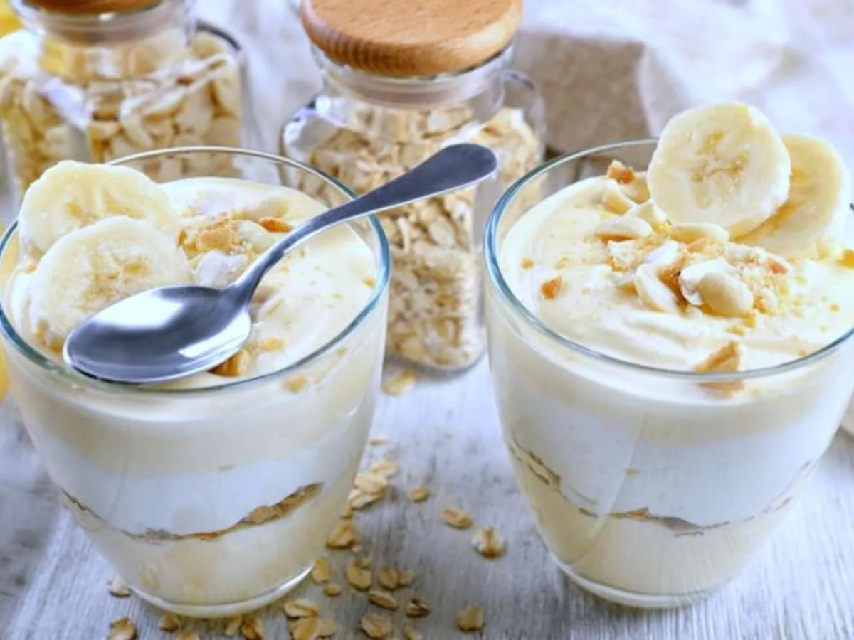 This is one example of layering the homemade banana pudding cups.
