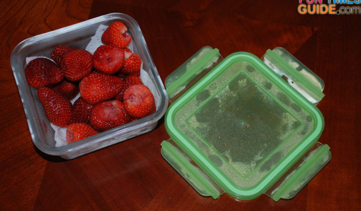 Fresh strawberries, pasta sauce, and blackberries are foods that I would NEVER save in plastic food storage containers - because they could stain the plastic. That's just one of the many reasons I love my new Snapware Glasslock food storage containers. No staining... even that silicone ring inside the lid doesn't stain!