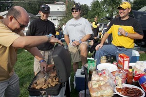 tailgate-grill-at-tailgate-party.jpg