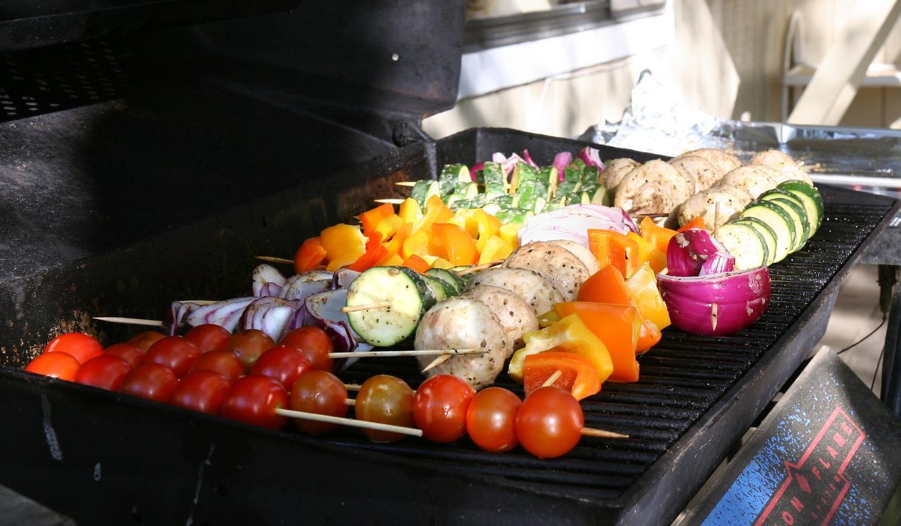 grilling vegetables by Velo Steve